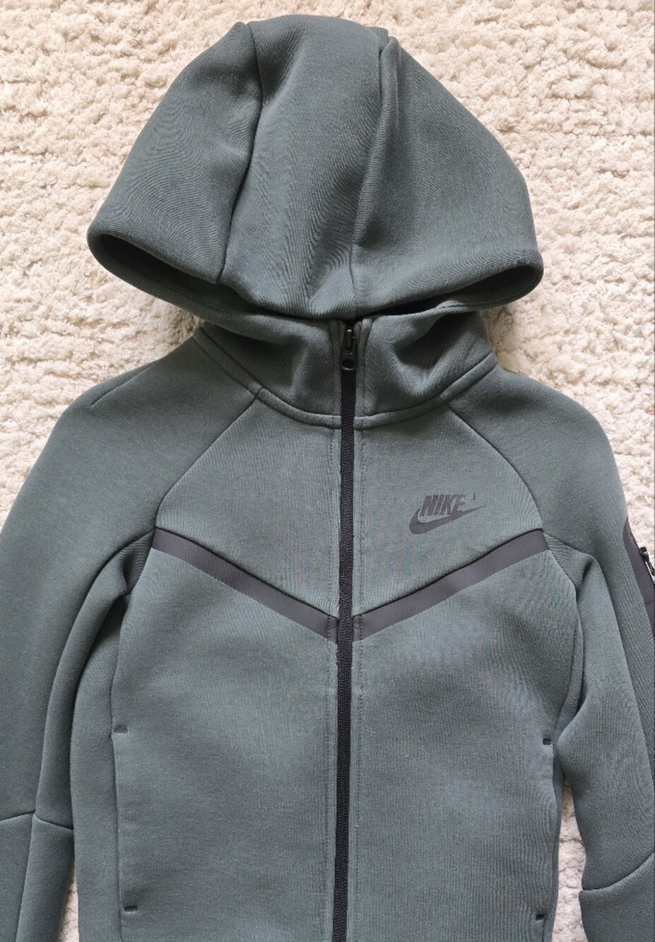 Nike Kids' Green Tech Fleece Hoodie & Jogger Pants - Picture 6 of 14